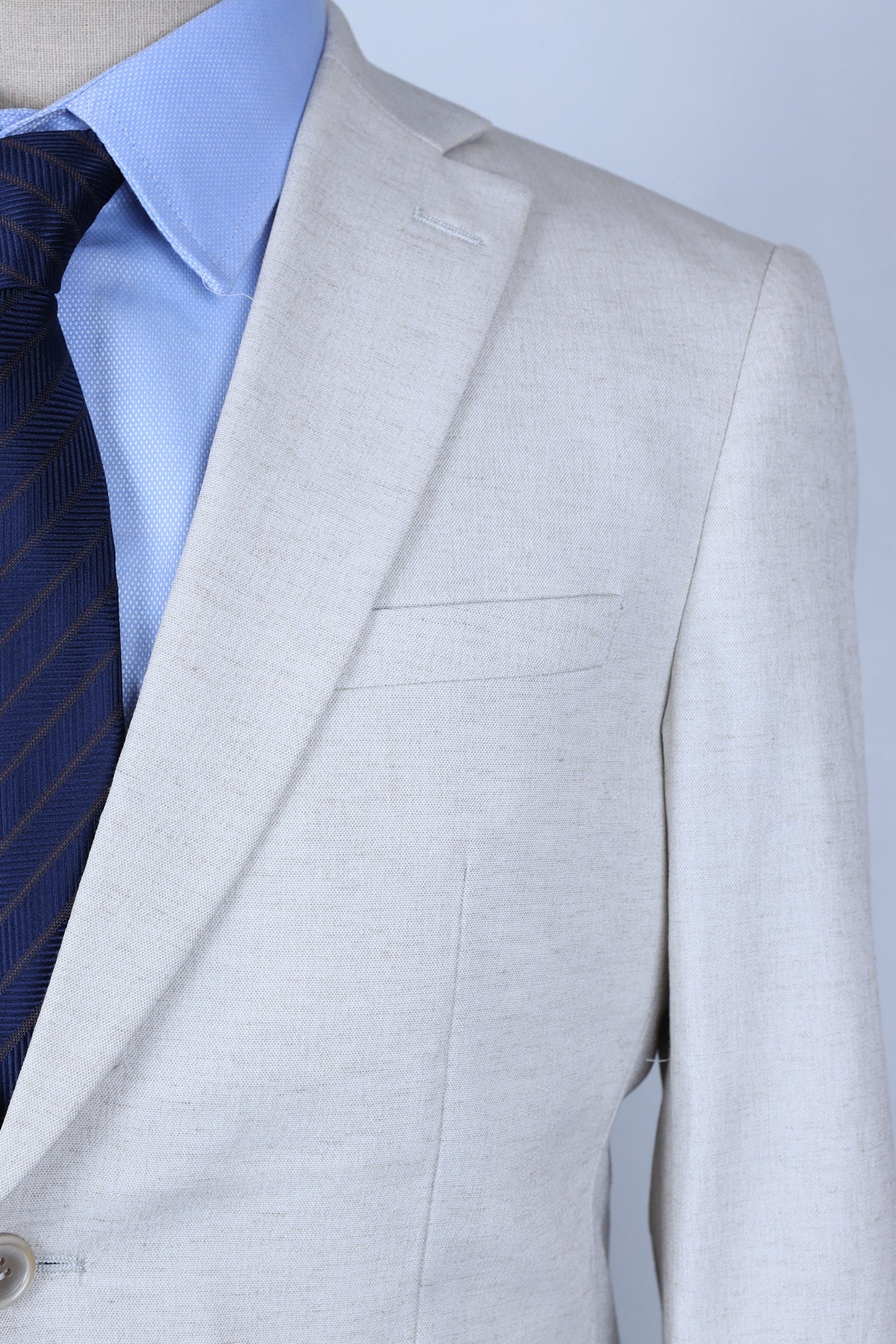 BEIGE TEXTURED TWO-PIECE SUIT