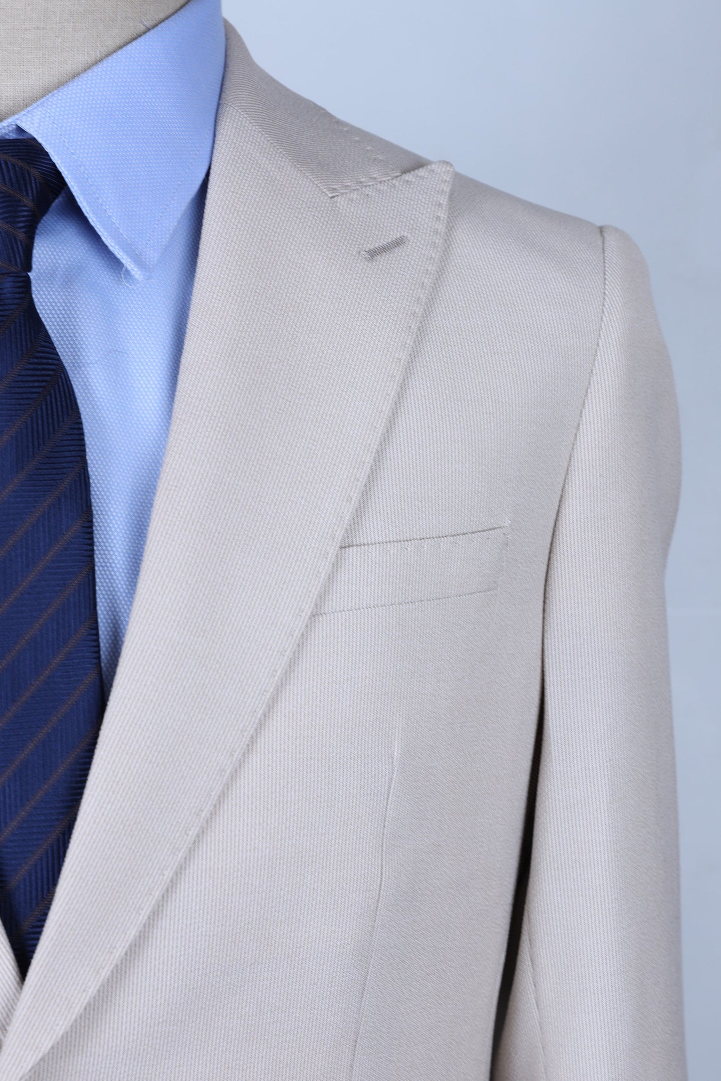 BEIGE TWO-PIECE SUIT