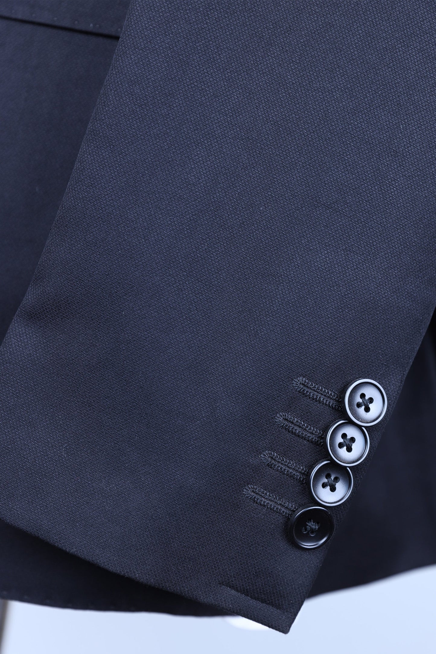 BLACK TEXTURED TWO-PIECE SUIT